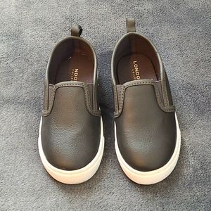 LONDON FOG SLIP ON SHOES